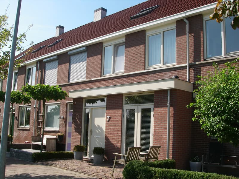 Typische tussenwoning in een rij huizen